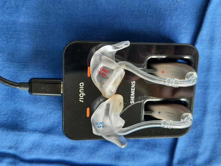Bild 2: Zwei Hörgeräte Phonak Bolero M30 mit Akkus zu verkaufen