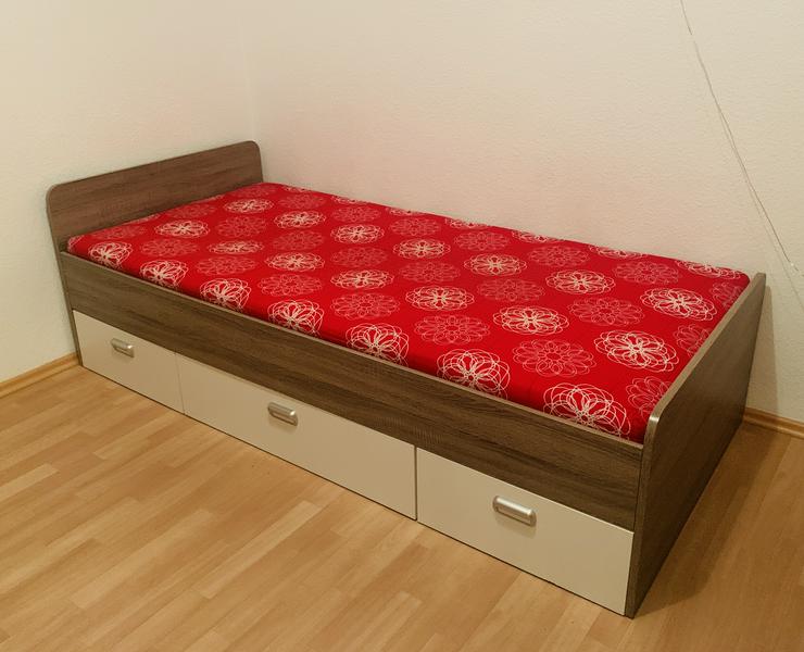 Jugend Bett mit drei Schubladen und Matratze 