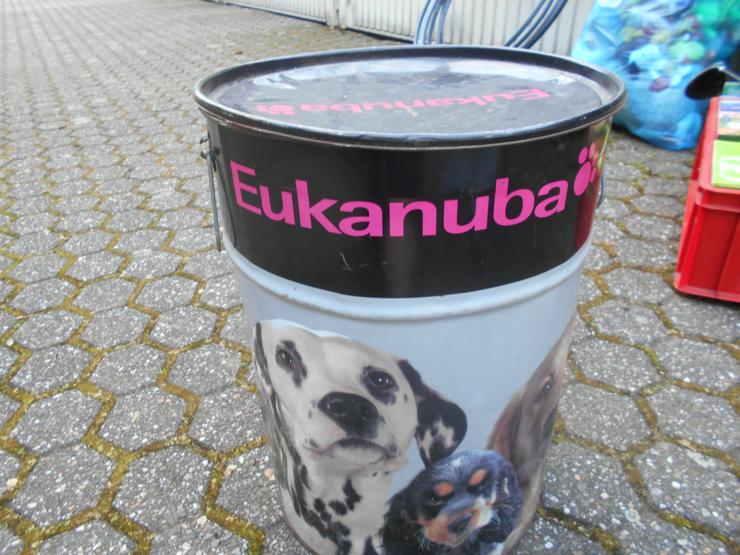 Bild 4: Großer Vorrats Eimer  mit Werbe  Eukanuba Hund Motive und Tragegriffe ,Sowie +Deckel Gebraucht  3 EURO