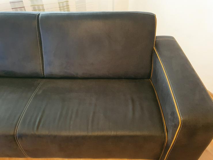 Bild 4: Sofa Couch 2-Sitzer anthrazit mit Ziernähten 