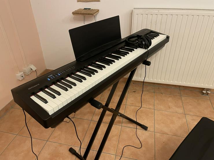 Bild 4: Roland e-piano FP30, inkl. Zubehör