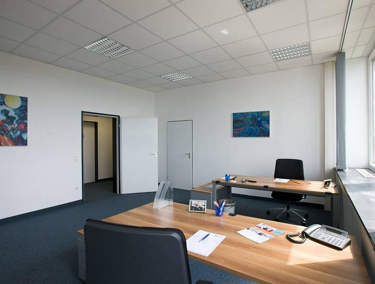 Renoviertes Büro mit schönem Blick auf die Alpen - Büro & Gewerbeflächen mieten - Bild 1