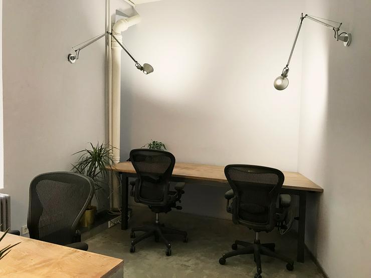 Bild 2: Kleines Team Büro in stylischem coworking space