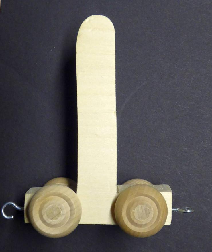einzelne Naturholzbuchstaben 9 x 5 cm  mit Rädern - Spielzeug für Babys - Bild 5