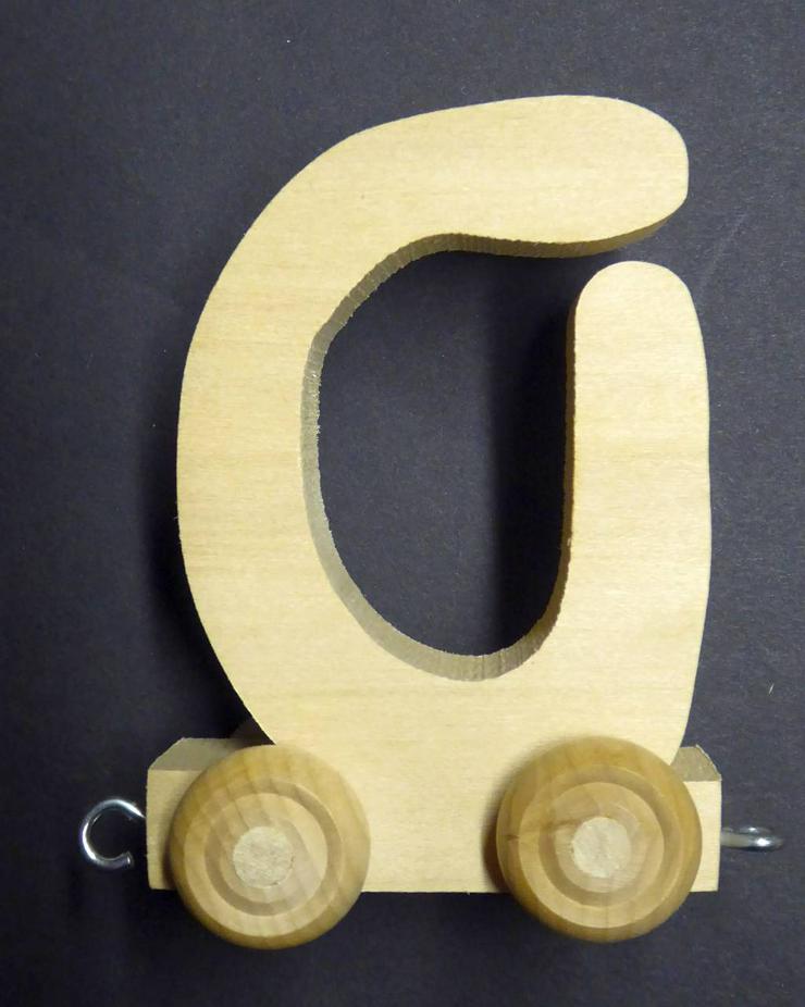 Bild 2: einzelne Naturholzbuchstaben 9 x 5 cm  mit Rädern