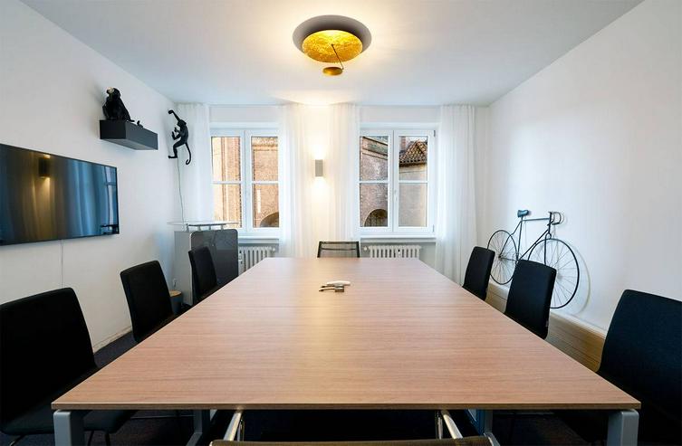 Moderner Meetingraum mit Lounge im Herzen Münchens - Büro & Gewerbeflächen mieten - Bild 1