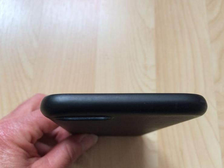 iPhone 7/8 Silikon Hülle, matt schwarz, neuwertig - Cover & Schutzhüllen - Bild 3