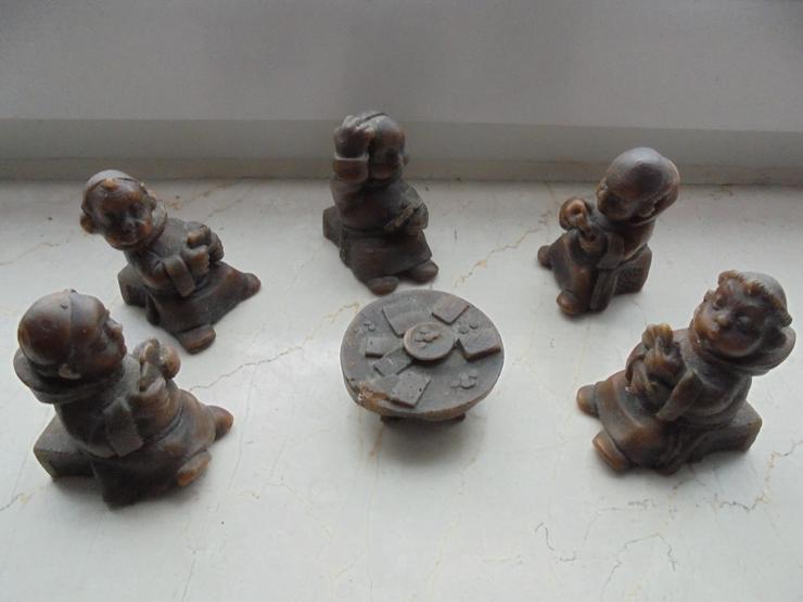 5 Stück Mönche mit Tisch  - Kartenspieler  - Wachsfiguren - Figuren - Bild 2