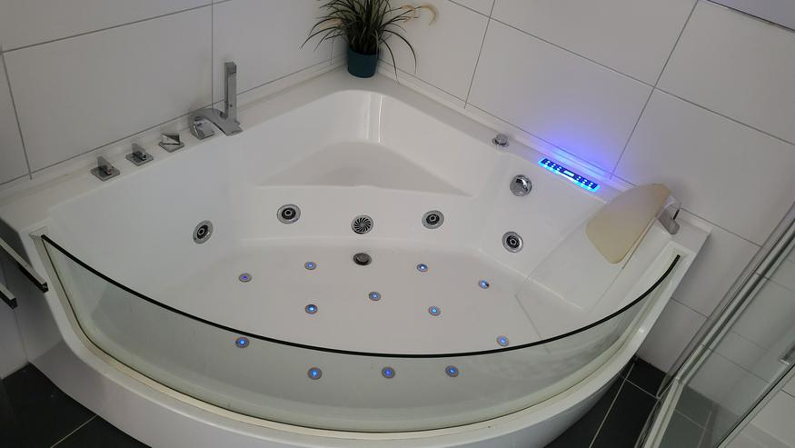 Bild 4: Badewanne Whirglpool 