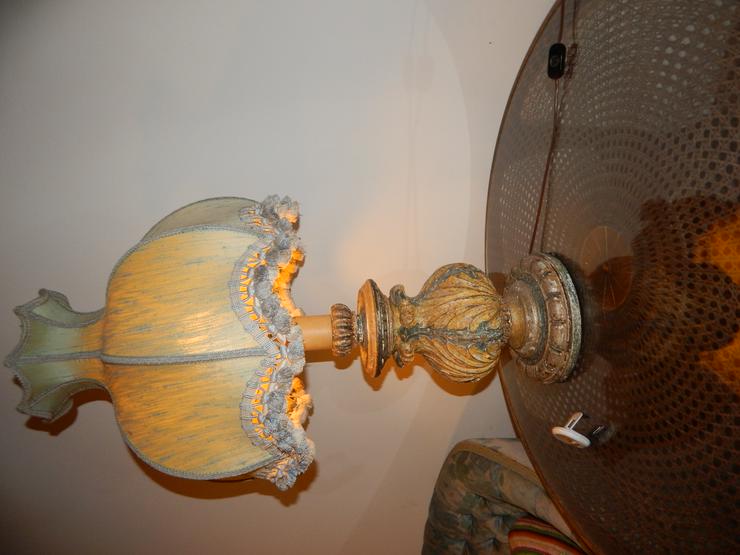 Bild 2: Fast orientalisch wirkende Tischlampe wie aus Aladins Träumen in 1001 Nacht.