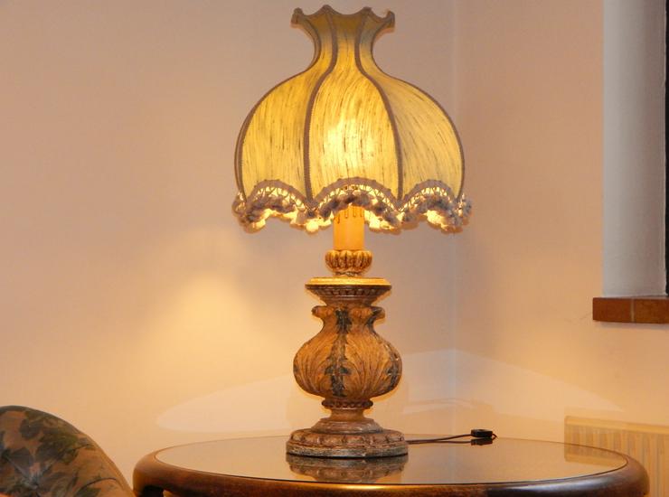 Bild 6: Fast orientalisch wirkende Tischlampe wie aus Aladins Träumen in 1001 Nacht.
