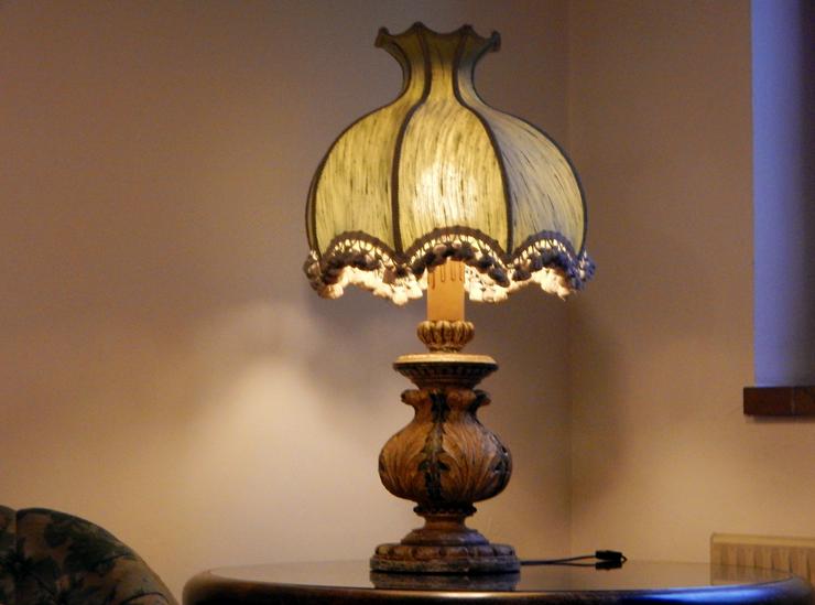Fast orientalisch wirkende Tischlampe wie aus Aladins Träumen in 1001 Nacht. - Tischleuchten - Bild 5