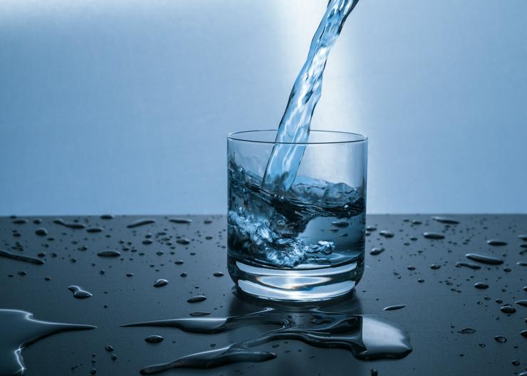 Im Handumdrehen wohlschmeckendes Trinkwasser in Quellwasser Qualität jederzeit und überall selbst zubereiten.