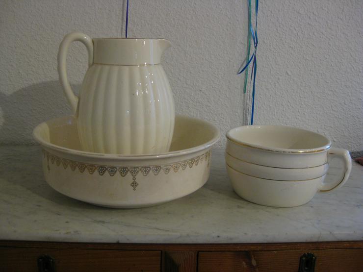 Bild 3: Altes Waschset: Waschschüssel mit Krug und Topf (Goldrand)