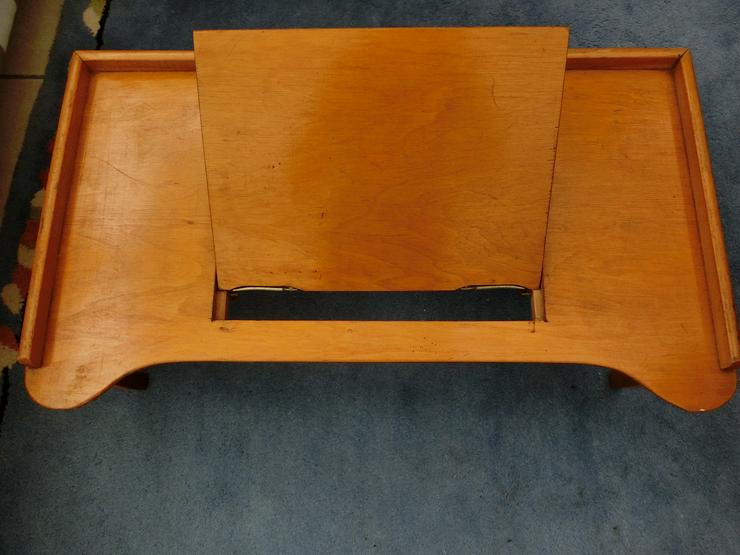 Bild 2: antikes Bett-Tischchen