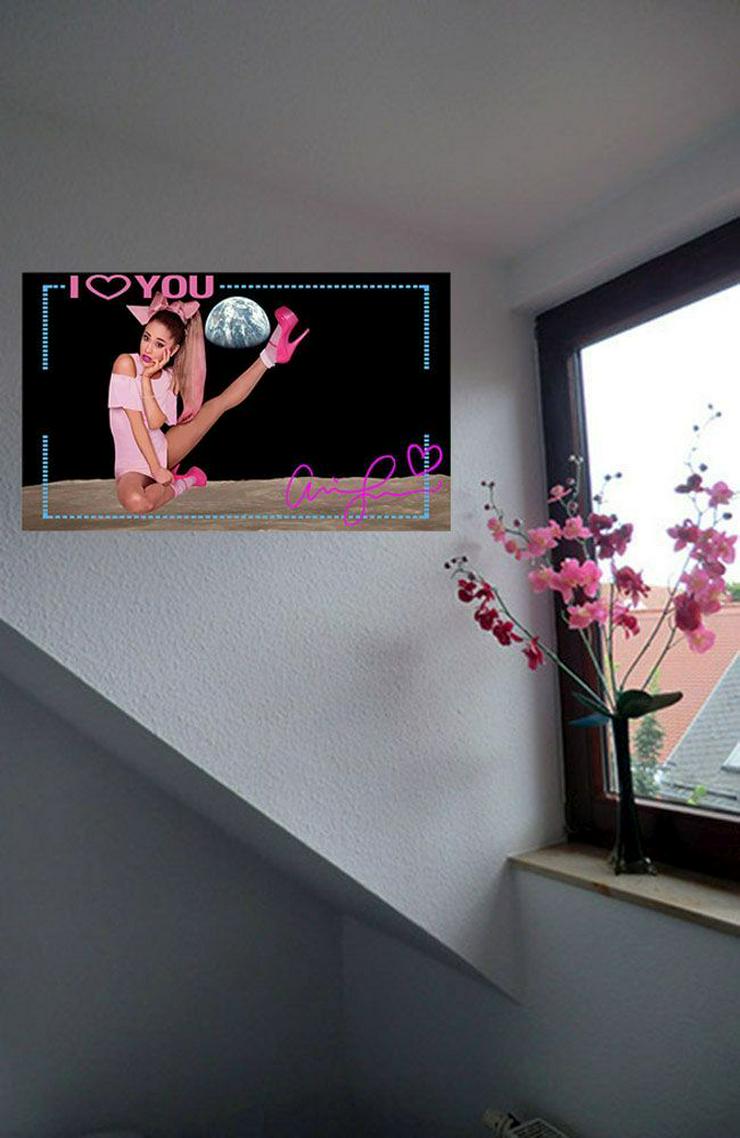 ARIANA GRANDE Signierte Wanddekoration. Hingucker! Ariana Grande Souvenir. Geschenkidee! Cooles Wandbild für Ihr Zuhause! Neu!  - Poster, Drucke & Fotos - Bild 4