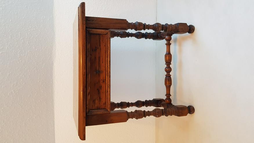 Bild 7: Antike Beistelltische 2x, jeweils mit 1 Schublade, antik