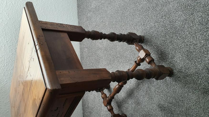 Bild 13: Antike Beistelltische 2x, jeweils mit 1 Schublade, antik