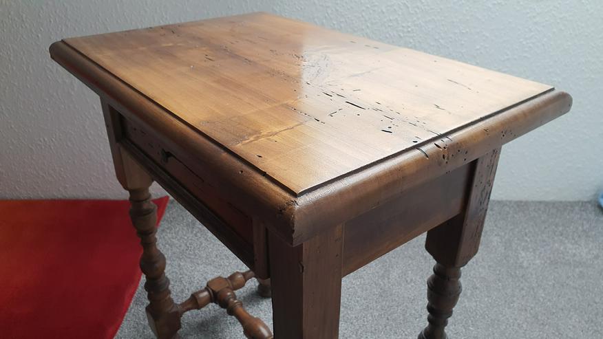 Bild 12: Antike Beistelltische 2x, jeweils mit 1 Schublade, antik