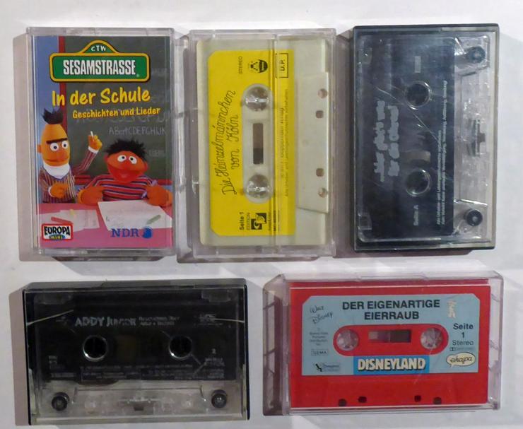 Bild 2: 9 Audiokassetten Janosch, Sesamstrasse und andere 