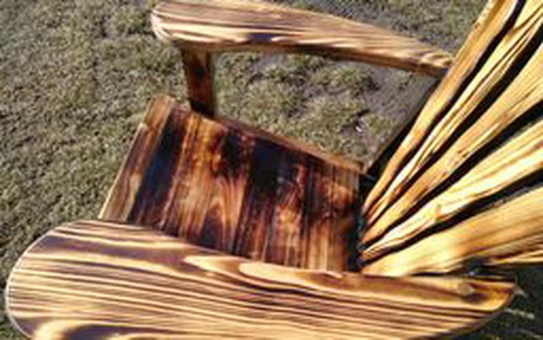 Bild 5: zwei Gartensessel aus Holz € 500