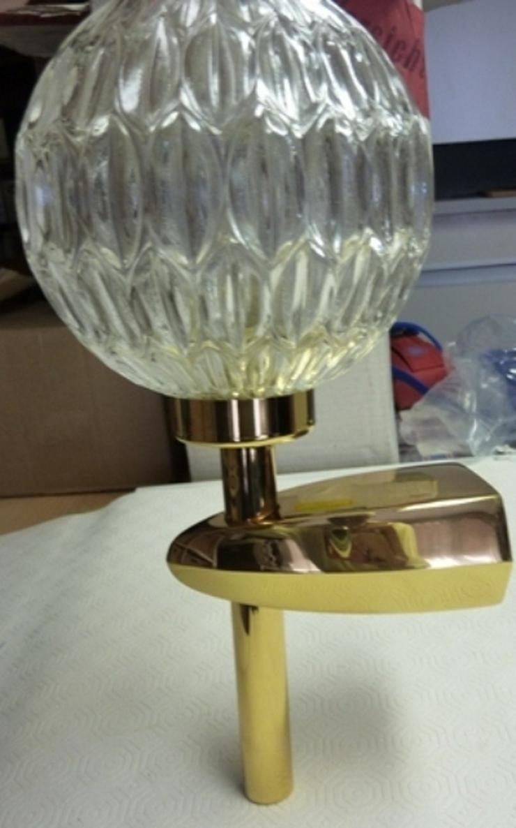 Bild 2: Keuco - Wandleuchte Objekt mit 24 K Halterung und kugelförmige Glasschirm.