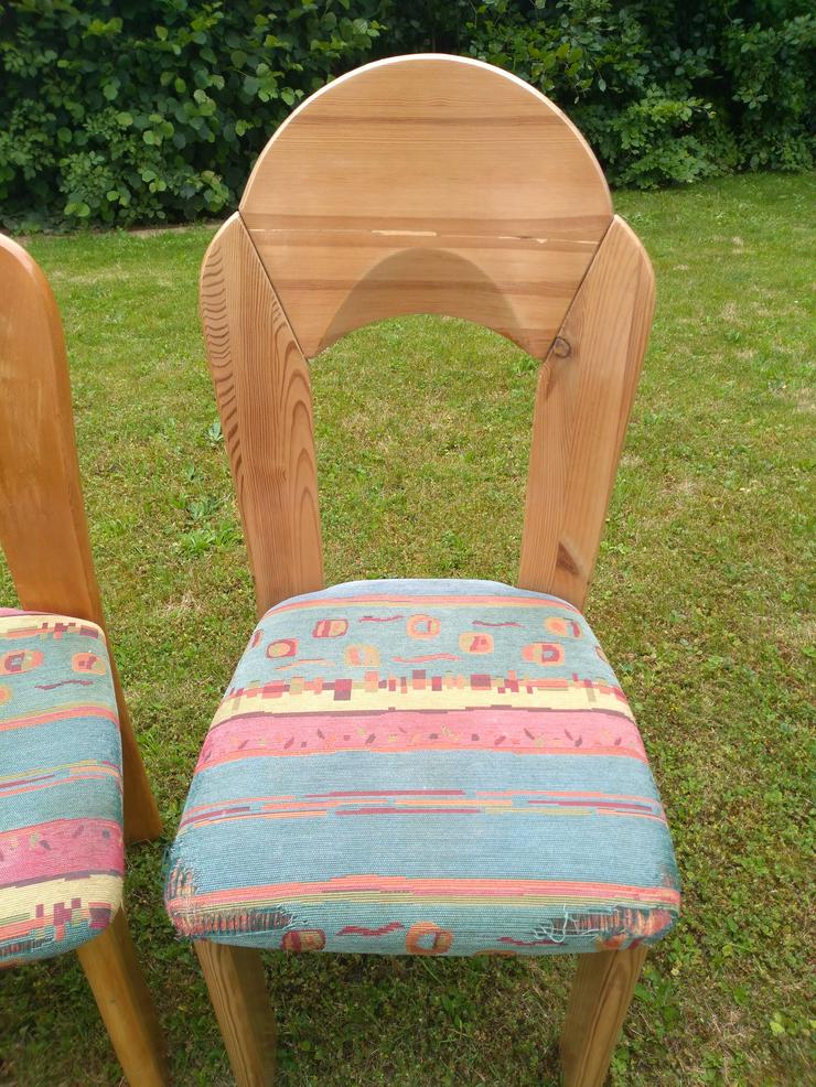 Bild 5: Stühle, massiv Kiefer; Preis/Stück