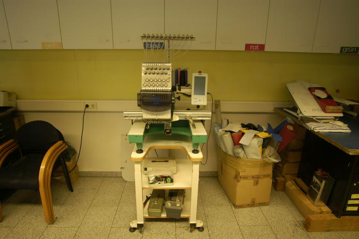 Bild 3: Komplett eingerichtete Computer gestützte Stickerei und Näherei zu vermieten