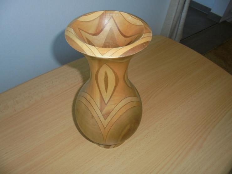 wunderschöne Holzvase - Ziervase handgefertigt von einem Kunstschreiner