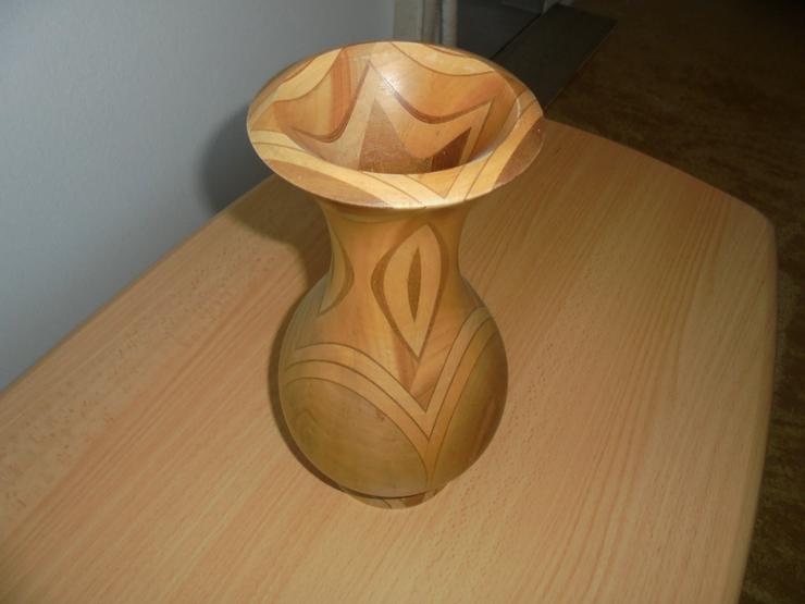 Bild 2: wunderschöne Holzvase - Ziervase handgefertigt von einem Kunstschreiner
