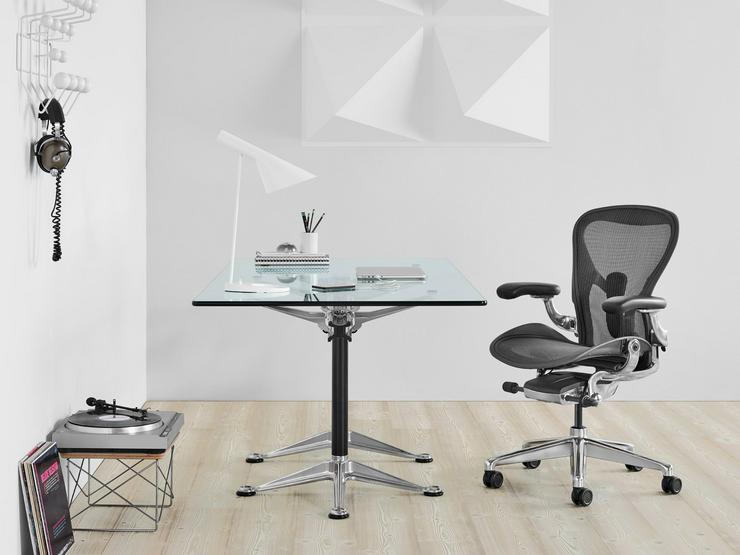 Bild 6: Bürostuhl, HermanMiller Aeron schwarz, Untergestell poliert, Größe B, neuwertig