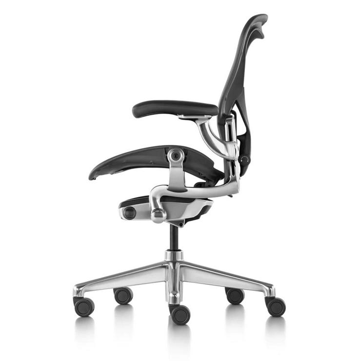 Bild 3: Bürostuhl, HermanMiller Aeron schwarz, Untergestell poliert, Größe B, neuwertig