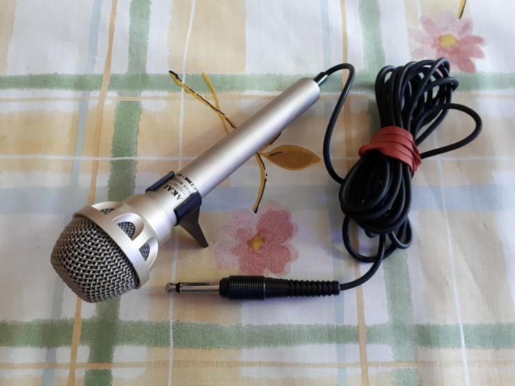 AKAI ACM 50 Mikrofon mit Ständer Silber ACM-50 Vintage Mikro Karaoke