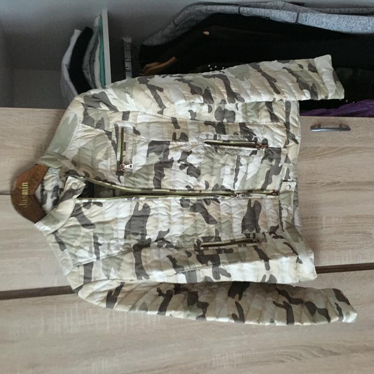 Süße Camouflage Jacke  - Größen 40-42 / M - Bild 1