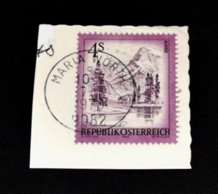 Briefmarke/n auf Papier,-- für Stempelsammler-Österreich,siehe Bild