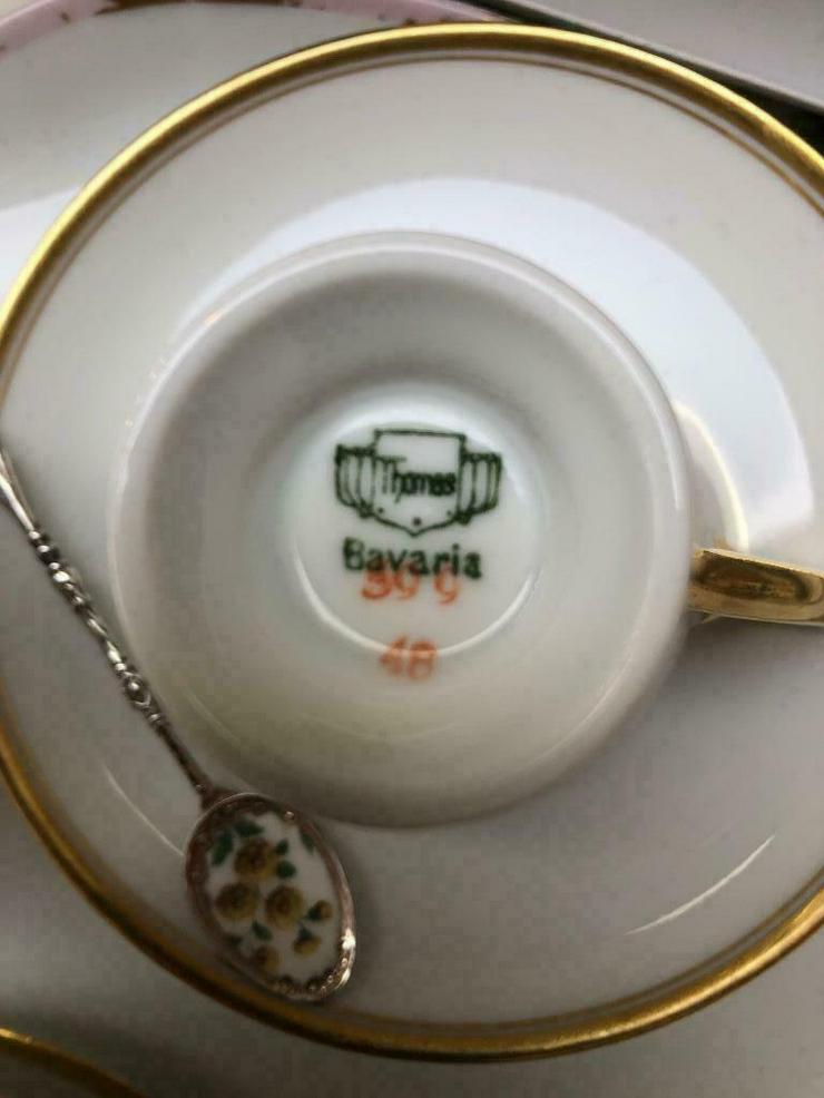 Anmutiges Kaffeeservice aus Porzellan, nummeriert mit Goldrand. - zu Verschenken - Bild 2