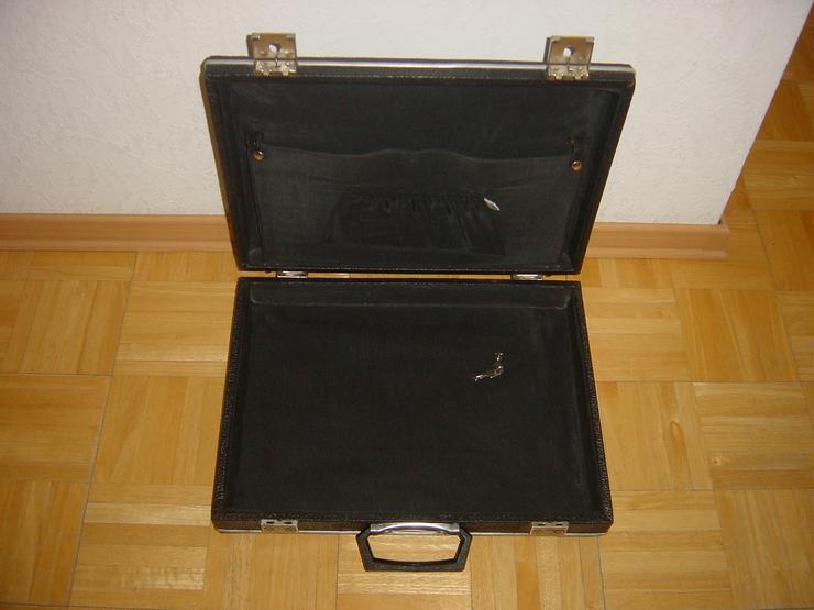 Alter Aktenkoffer in guten Zustand abschließbar ca.1970 mit 2 Schlüsseln - Taschen & Rucksäcke - Bild 4