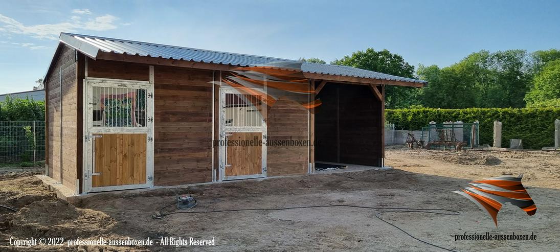 Bild 16: Aussenbox, Pferdestall, Pferdebox, Offenstall, Stallbau, Paddockbox bauen, Unterstand, Weidehütte mit fressgitter,