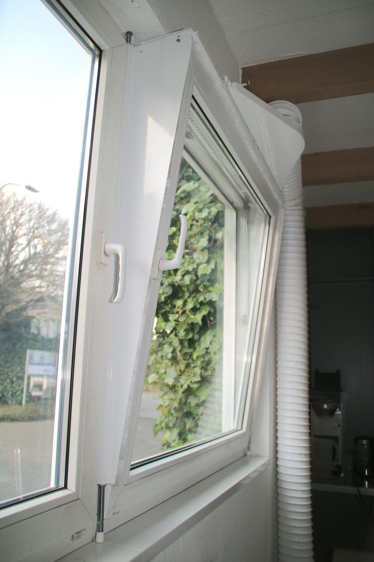 Bild 3: Klimageräteanschluss, Abluftschlauch Fenster, Fensterabdichtung System für Kippfenster von austmetall, OHNE BOHREN UND OHNE KLEBEN 