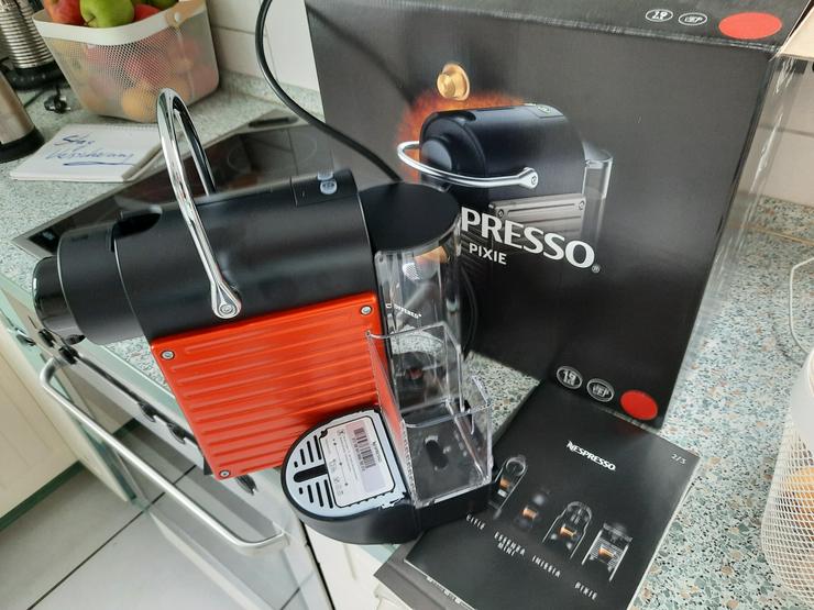 Nespresso Pixie in rot und neu