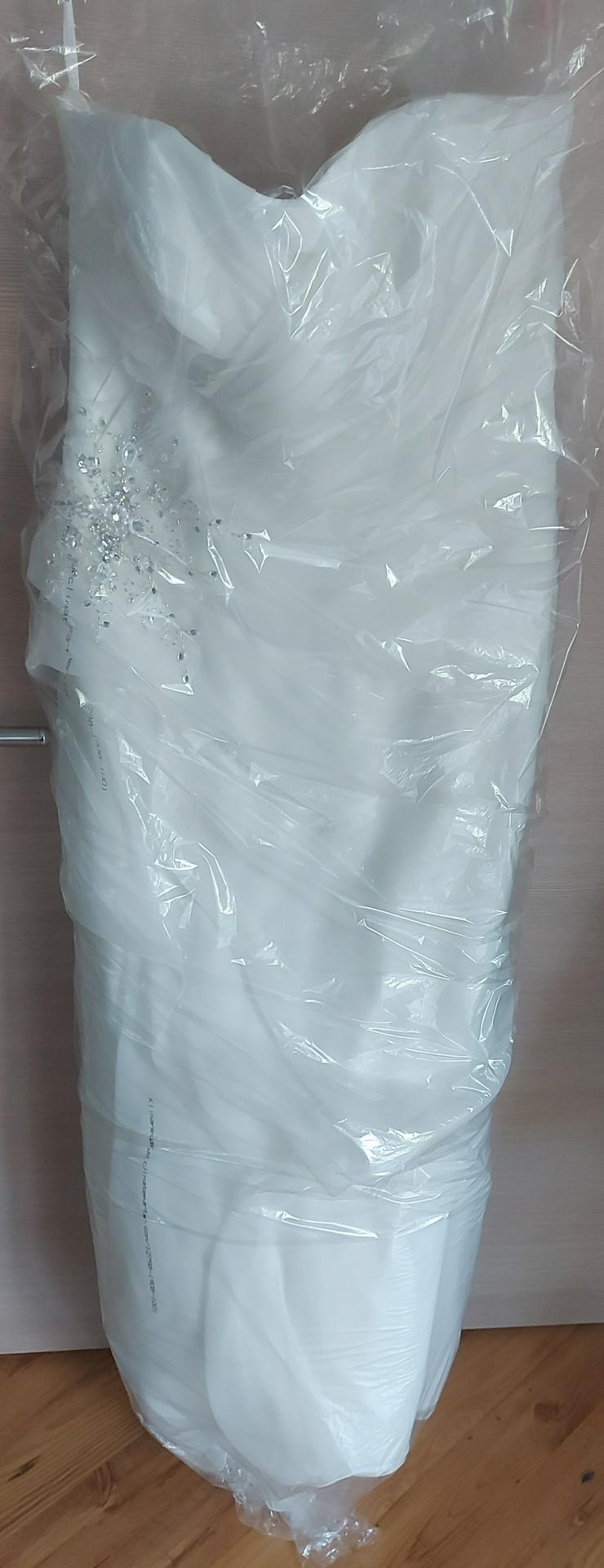 Bild 6: Brautkleid Creme weiß Gr. 44 46 inkl. Reifrock frisch gereinigt