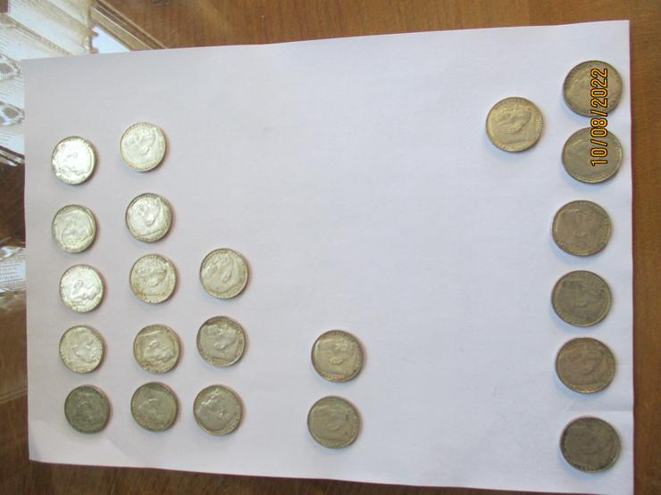 Bieter hier 22 x 2 Reichsmarkmünzen an. 2x von 1937,  7 x von 1939, 13 x von 1938