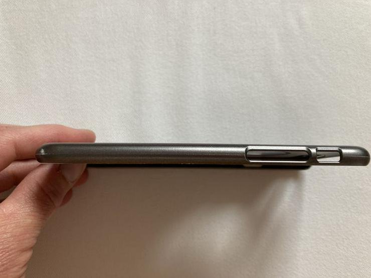 Bild 4: Spigen Iphone 6/6S Case „Thin Fit“, minimale Gebrauchsspuren