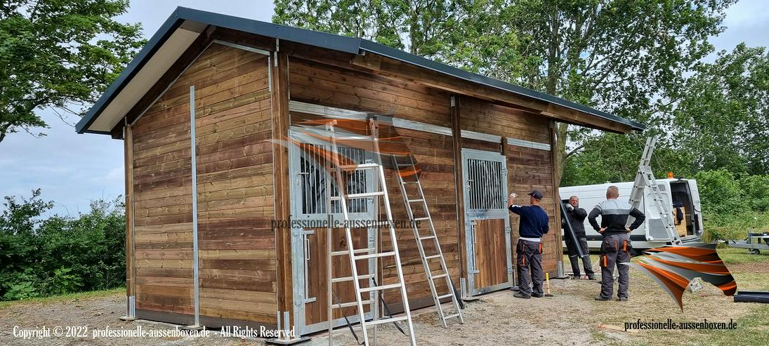 Bild 11: Höchste Qualität: Pferdeställe, Pferdestallbau, Pferdeboxen, Außenboxen, Offenställe, Stallbau und Weideunterstände