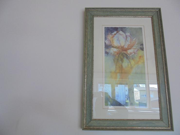 Blumen Bild mit schönem Rahmen 45 x 68 cm  signiert - Bilderrahmen - Bild 3