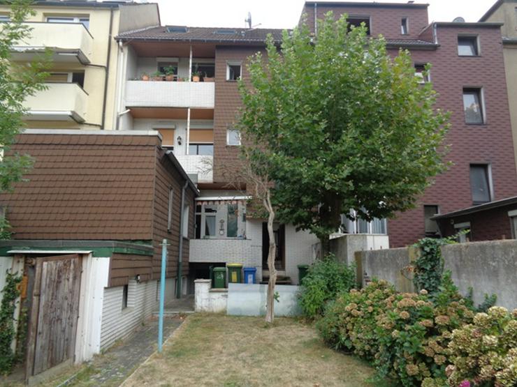Bild 6: Verkauft., 4-Familienhaus mit Balkone und Garten! 
