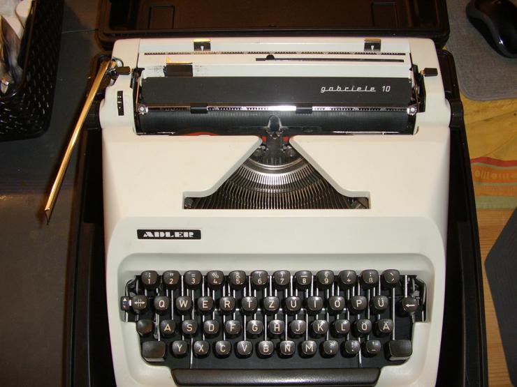Bild 2: Verkaufe Adler Schreibmaschine 