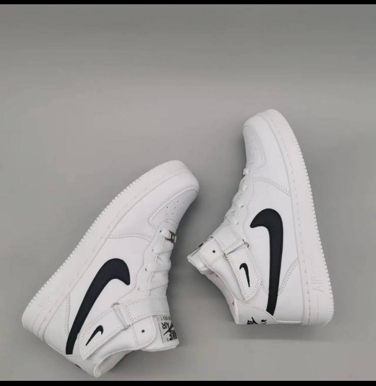 Bild 9: Nike Air Force 44, 40 