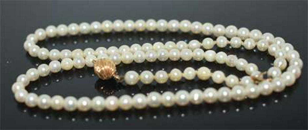 Bild 3: Akoya Perlenkette Farbe Weiß Verschluss 14 KT.