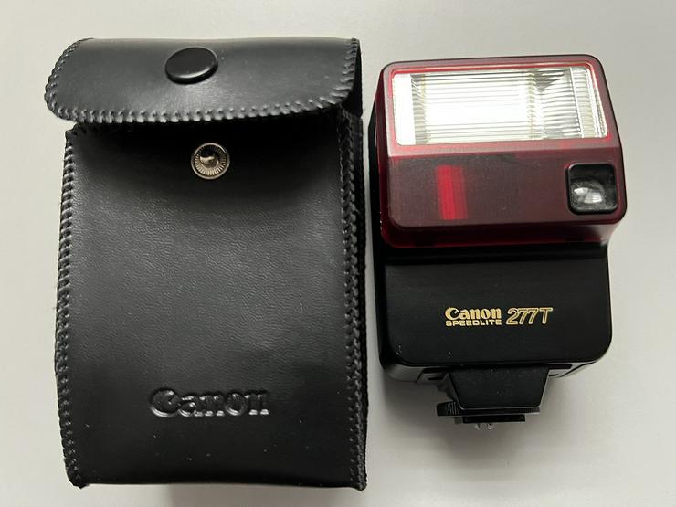 Bild 4: Canon T70 Spiegelreflexkamera mit Blitzgerät Canon Speedlite 277T